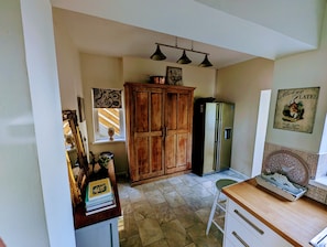 Interior - Cartref,1860's Family home
Overlooks Bridgend, Newcastle Castle, Pet Friendly. (Bridgend)