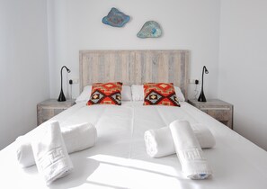 Panoramic Villa | 3 bedrooms, down duvets, individually furnished, soundproofing - Paredones I Villa Rural Caminito del Rey (Álora)