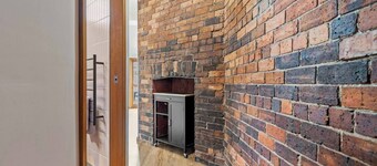 Charm on Forster – Great for Groups & Pet Lovers