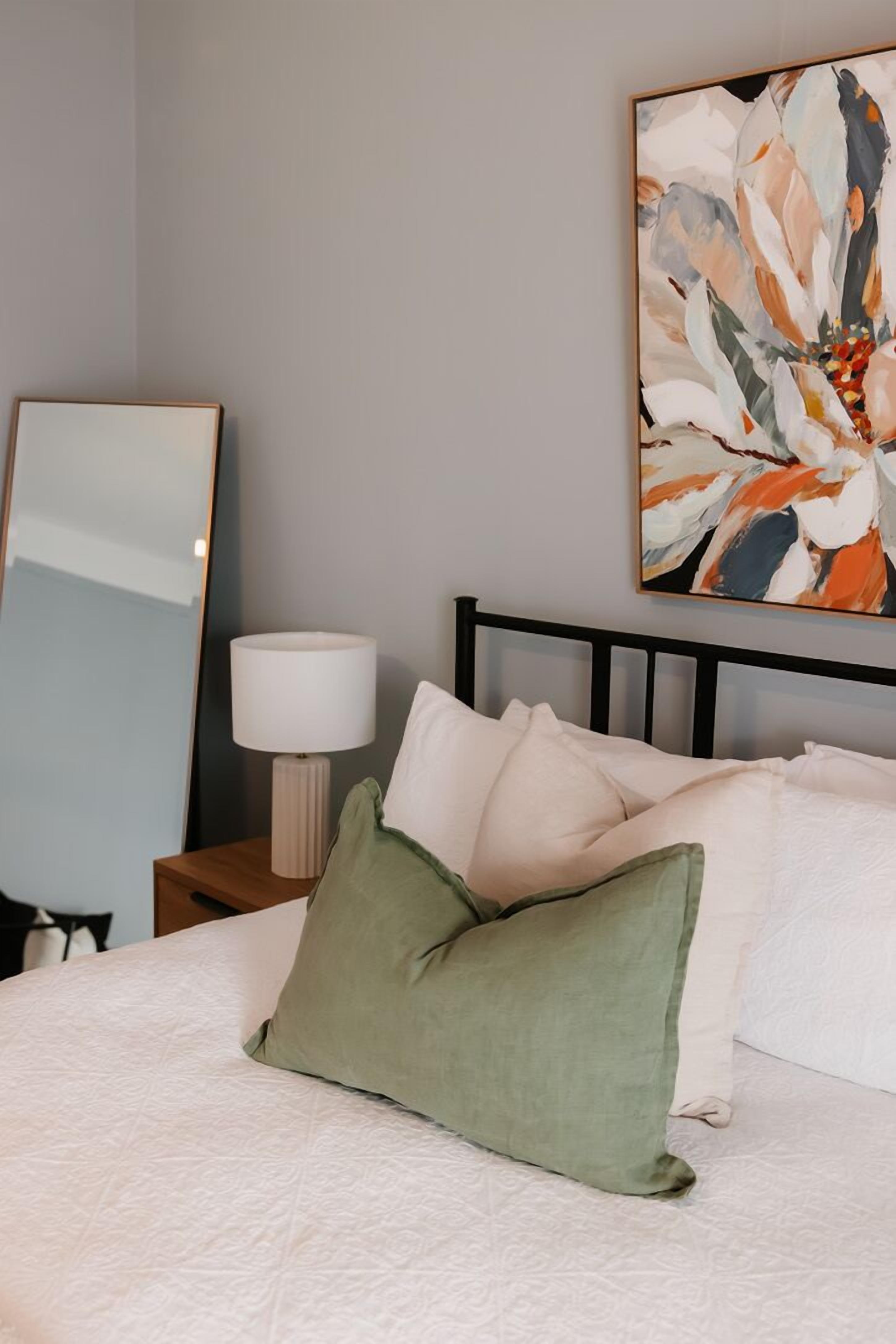 2 bedrooms, iron/ironing board, travel cot, free WiFi