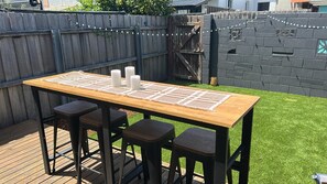 Outdoor dining - Charm on Forster – Great for Groups & Pet Lovers (Invermay)