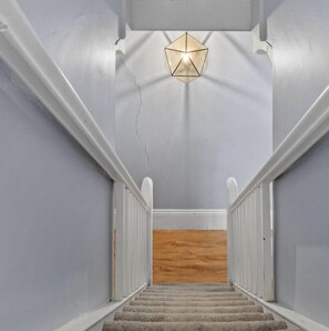 Interior - Charm on Forster – Great for Groups & Pet Lovers (Invermay)