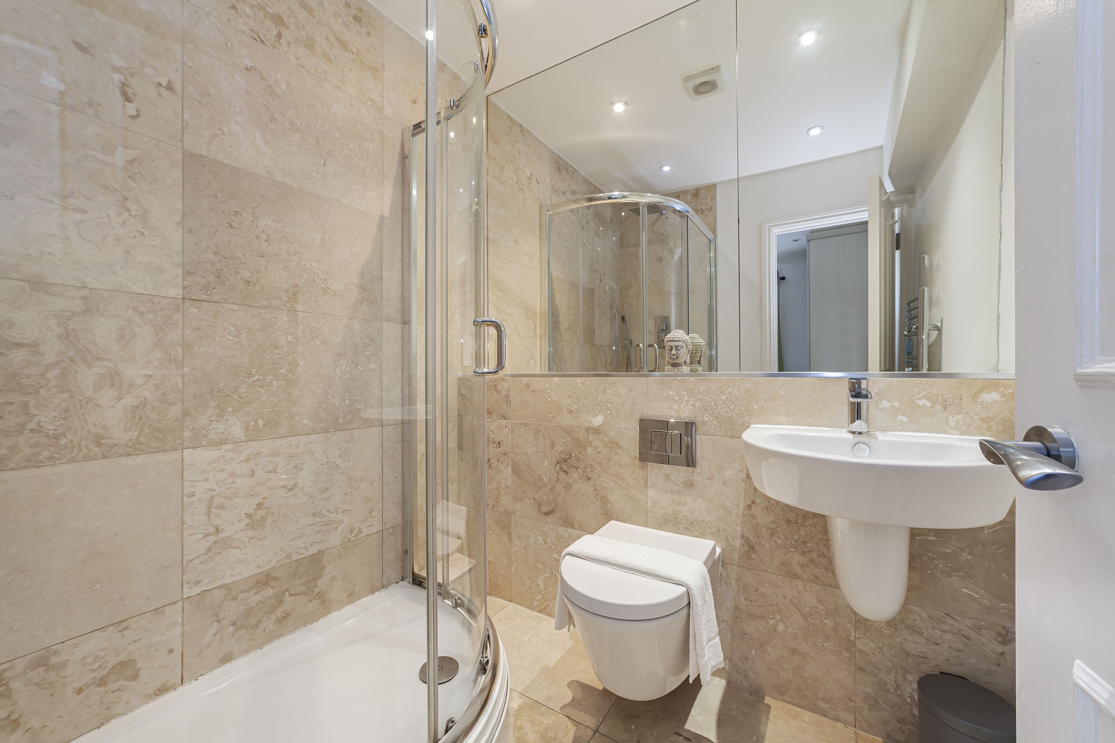 Apartment | Bathroom