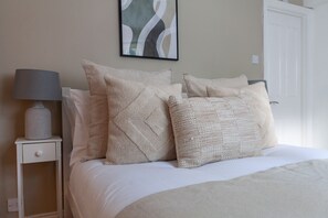 3 habitaciones, ropa de cama hipoalergénica y muebles diferentes 