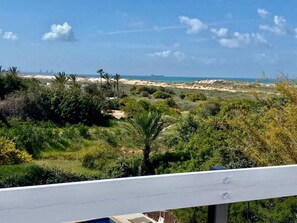 Property grounds - Sleeps 12 Family Villa By The Sea W Jacuzzi & Pool (Caesarea)