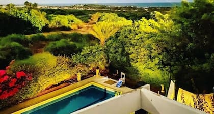 Miklat for 6/7, Family Villa By The Sea W Jacuzzi & Pool