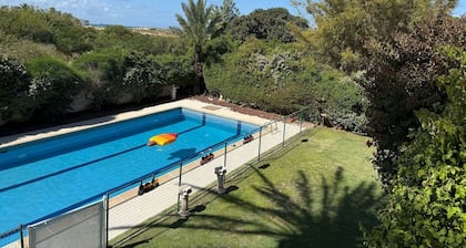 Sleeps 12 Family Villa By The Sea W Jacuzzi & Pool