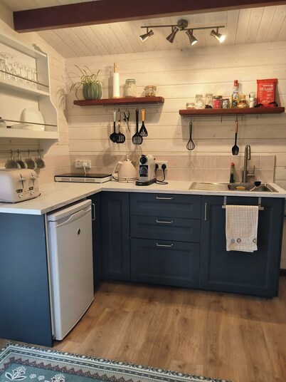 Beautiful orchard cabin near ballyvaughan in Clare.