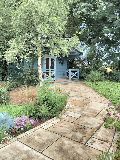 Beautiful orchard cabin near ballyvaughan in Clare.