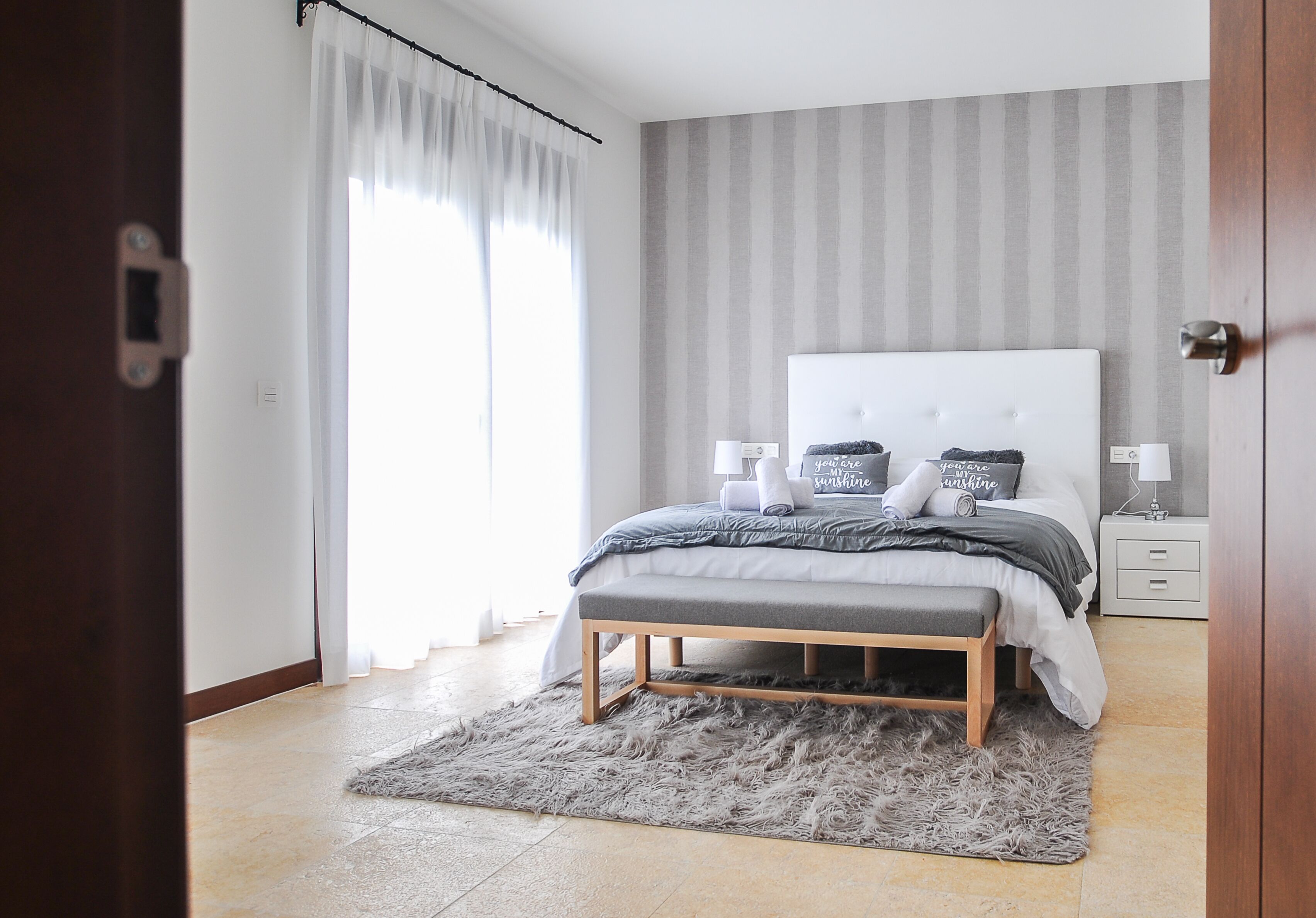 4 عدّة غرف نوم ومكواة/لوح كي وواي فاي مجانًا