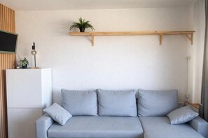 Living area - 100m from shops, 1st floor, view mountain, balcony, tv, 20m², Les Menuires (Les Menuires)