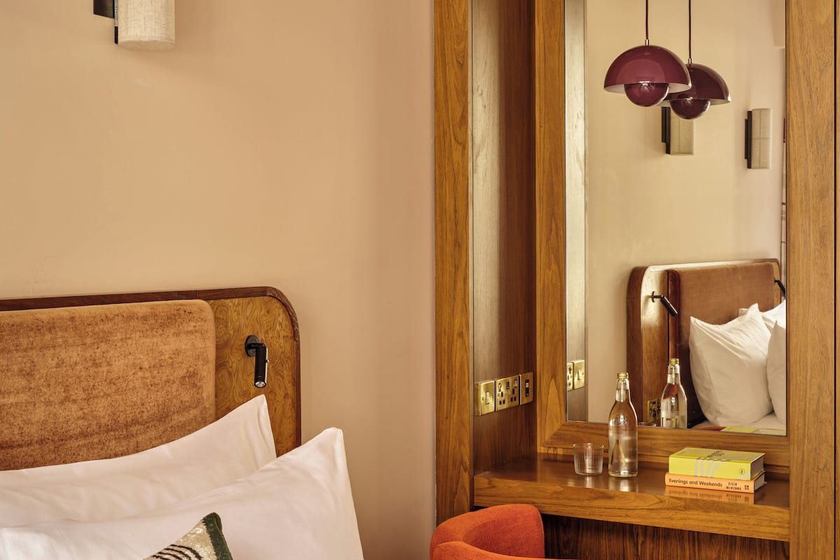 1 bedroom, Egyptian cotton sheets, premium bedding, minibar