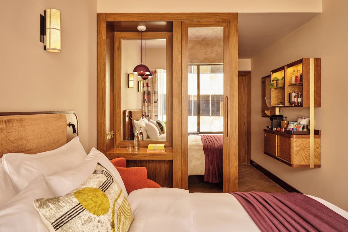 1 bedroom, Egyptian cotton sheets, premium bedding, minibar