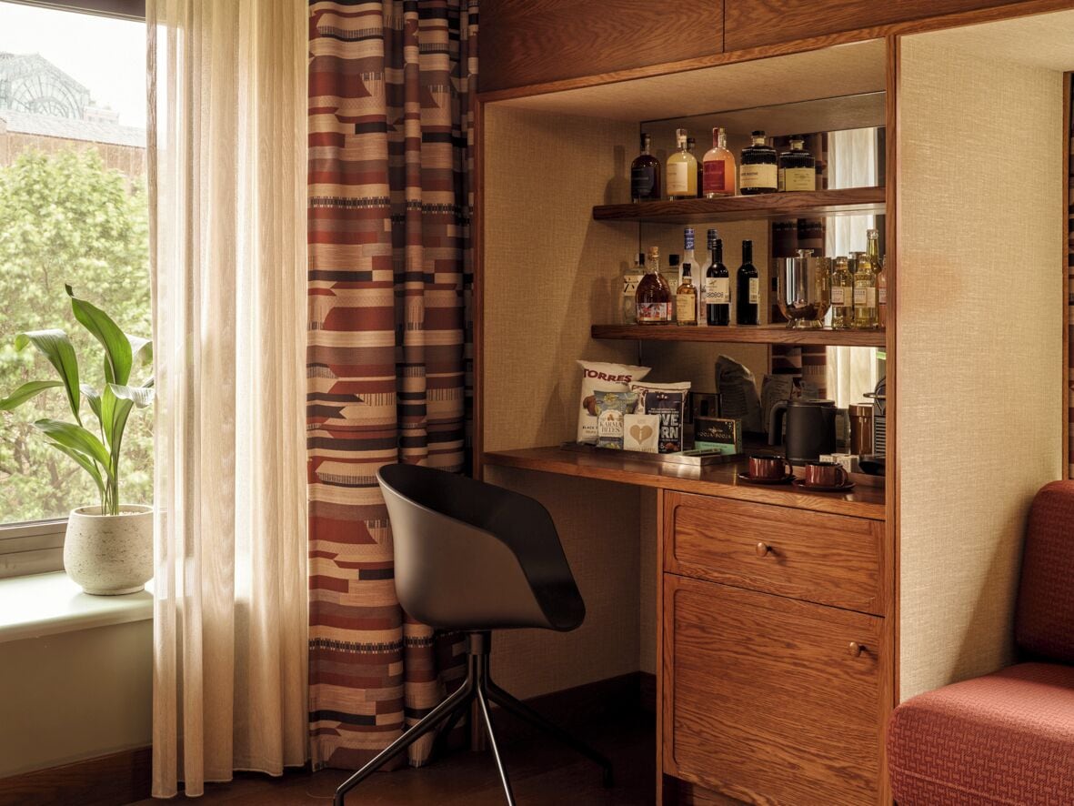 Grand Suite (Sir) | Egyptian cotton sheets, premium bedding, minibar, desk