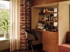 Grand Suite (Sir) | 1 bedroom, Egyptian cotton sheets, premium bedding, minibar - Sir Devonshire Square Hotel, part of Sircle Collection (London)
