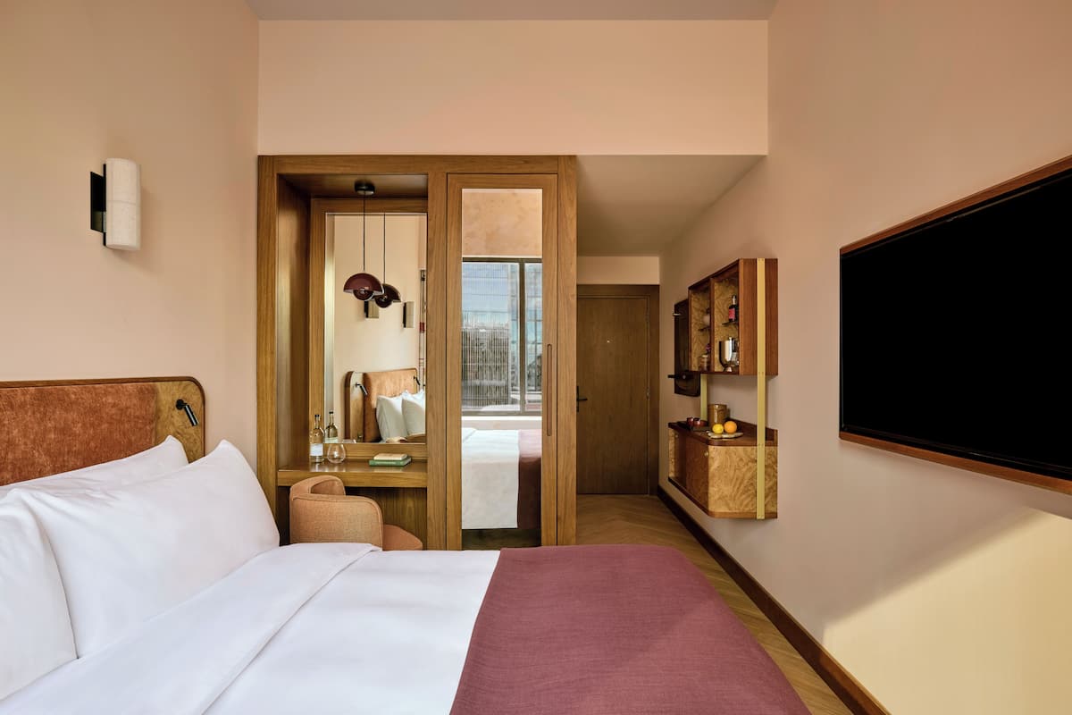 Sábanas de algodón egipcio, ropa de cama de alta calidad y minibar 