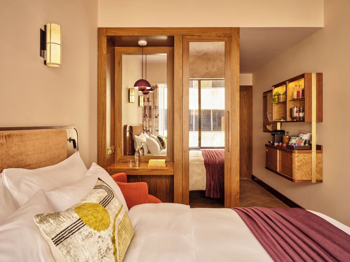 Phòng (Sir Boutique) | Bộ trải giường bằng vải cotton Ai Cập, bộ đồ giường cao cấp, minibar 