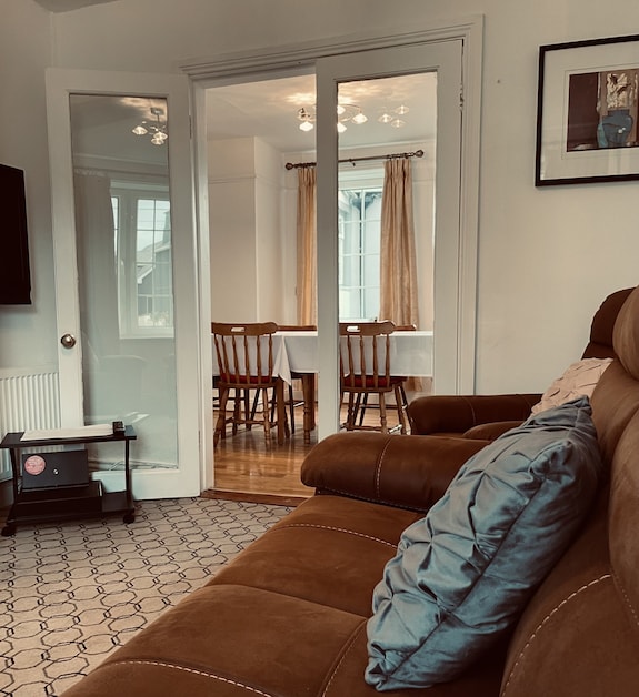 Wonderful Town House Where The President Stays When In Killarney - Killarney