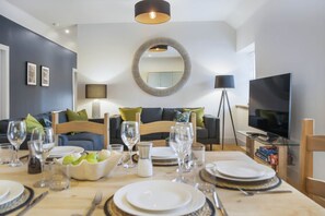 Three Bedroom Apartment | Private kitchen - The Woodside Apartments (Doune)