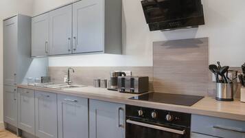 Three Bedroom Apartment | Private kitchen