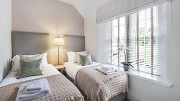 Three Bedroom Apartment | Premium bedding, iron/ironing board, free WiFi, bed sheets