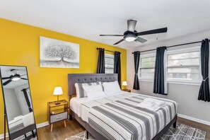 Room - Sunflower State Oasis: King Bed, Spa & Entertainment for 9! (Wichita)