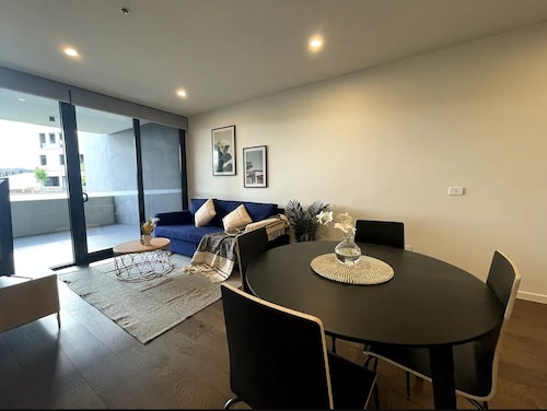 Specious apartment in Kingston, centrally located place.