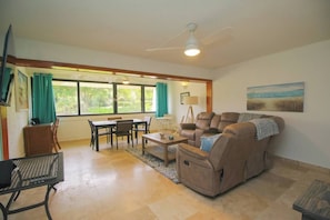 Smart TV - 2 Bedroom Sleeps 6 - Cozy Condo with beach access (St. Croix)