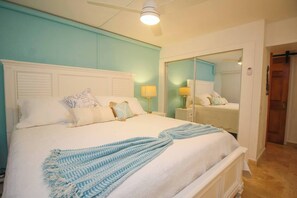 Desk, iron/ironing board, WiFi, bed sheets