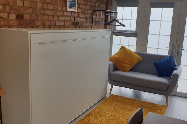 Lovely Tiny Home in Southwick village!