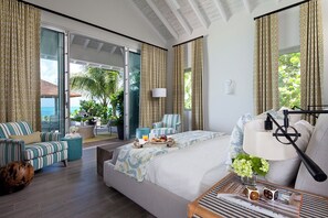 5 bedrooms, in-room safe, desk, iron/ironing board