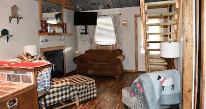 10 miles from Clark’s Creek and 3 miles from Lake Mary