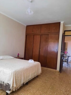 3 bedrooms, WiFi, bed sheets