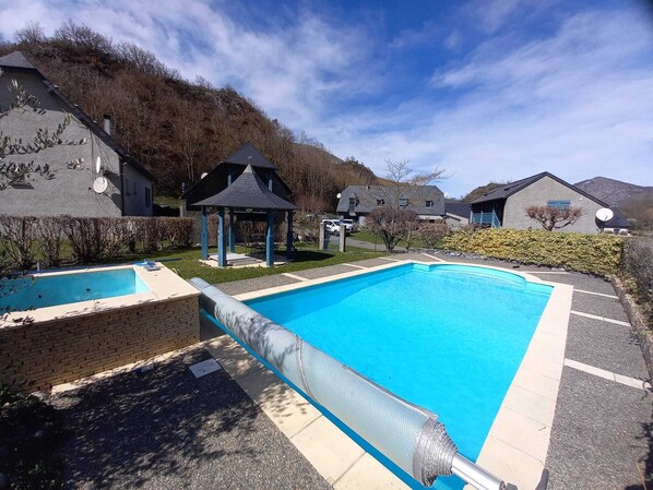 Piscine extérieure, piscine chauffée