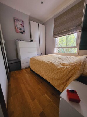 1 غرفة نوم ومكواة/لوح كي وواي فاي وملاءات أسرّة