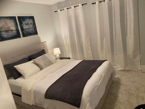 4 bedrooms, iron/ironing board, WiFi, bed sheets