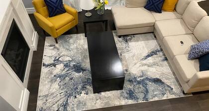 Luxury Living in a serene neighborhood, perfect for vacation & Corporate getaway