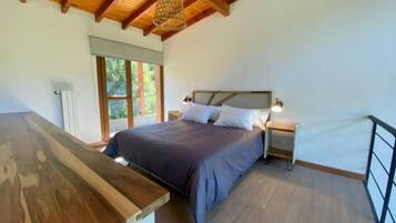 1 bedroom, travel crib, free WiFi, bed sheets