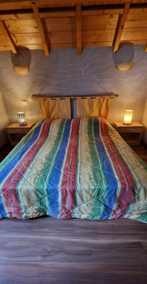 2 bedrooms, iron/ironing board, travel crib, free WiFi