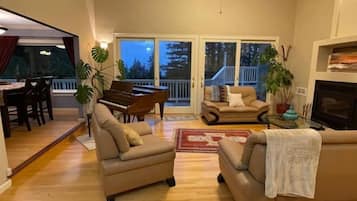 Smart TV, fireplace, foosball, table tennis