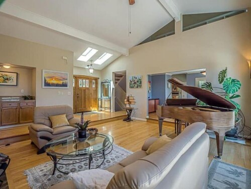 Family Retreat near South Bay and Santa Cruz Beach