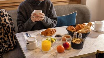 Petit déjeuner buffet servi tous les jours en supplément