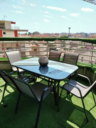 Modern Apartment in the center close to the sea