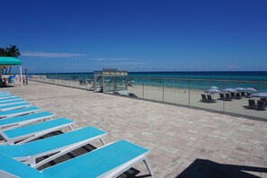 Property grounds - Oceanfront Penthouse Condo (Hollywood)