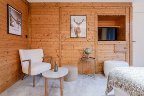 Suite | Individuelt dekorert, individuelt innredet og skrivebord