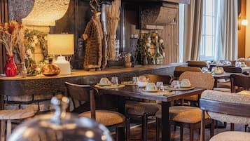 Daily buffet breakfast (EUR 16 per person)