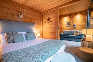 Family Suite | 1 bedroom, individually decorated, individually furnished, desk
