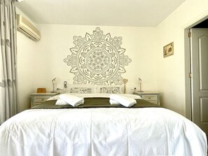 2 habitaciones, tabla de planchar con plancha, wifi y ropa de cama 