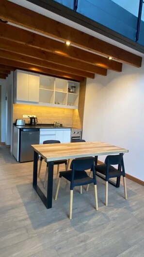 Dining - Loft en la Naturaleza con Vista a las Montañas (San Carlos de Bariloche)