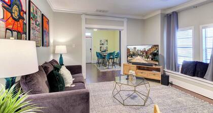 Updated Midtown Bungalow • Walk to Cooper-Young Dining • Sleeps 7 • Close to All